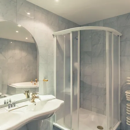 Sunday Schloss Glewe 4*