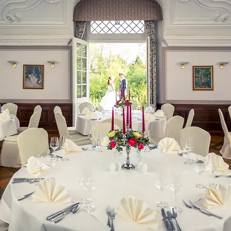Sunday Schloss Glewe Hotel 4*