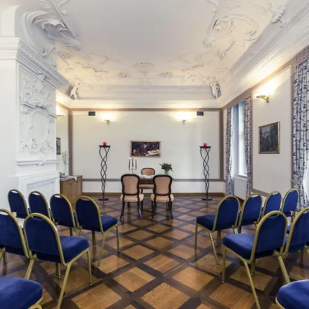 Sunday Schloss Glewe Hotel 4*