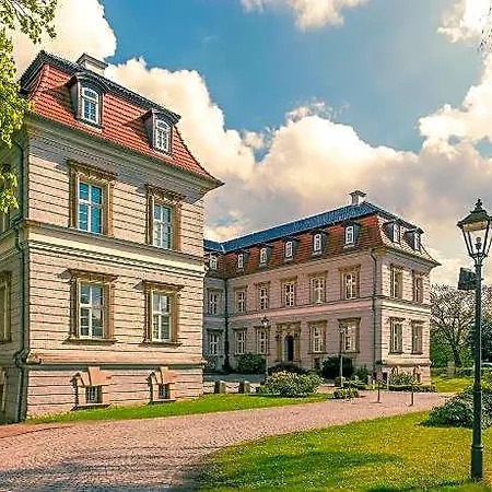 Sunday Schloss Glewe 4*