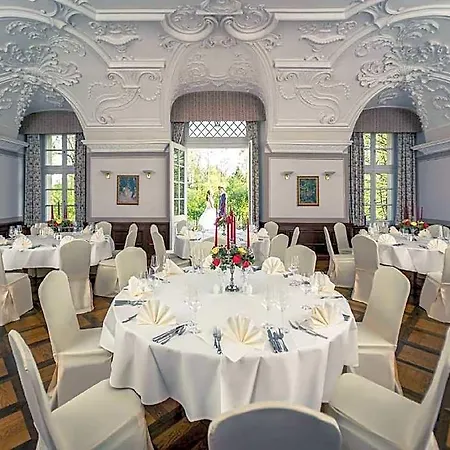 Sunday Schloss Glewe