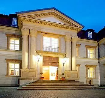 Sunday Schloss Glewe 4*
