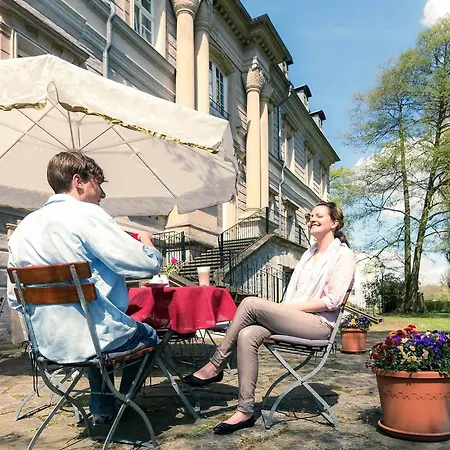 Sunday Schloss Glewe Otel 4*