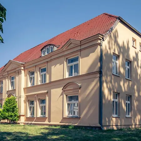 Sunday Schloss Glewe Hotel 4*