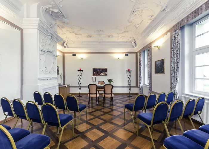 Schloss מלון 4*